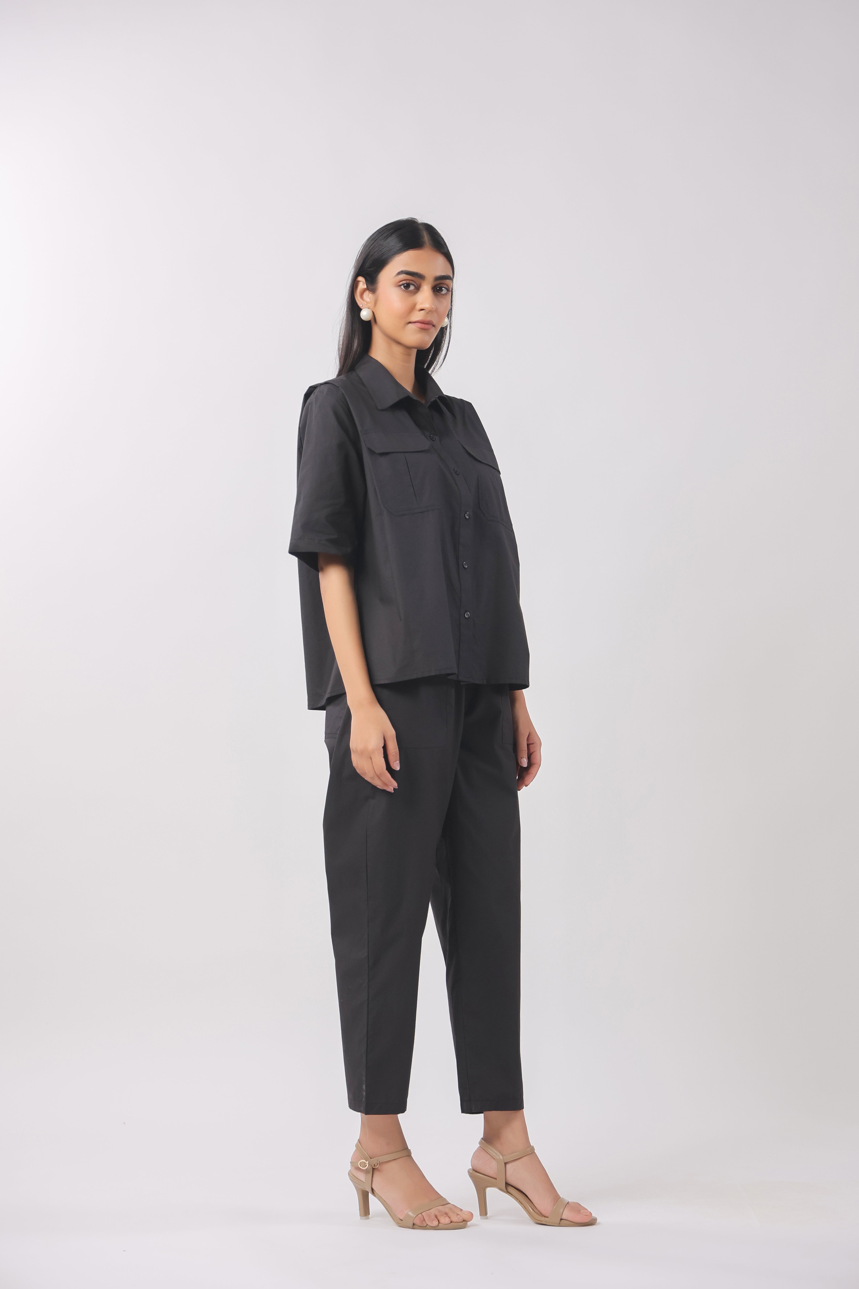 MUUN Women Black Solid Cotton Half Sleeve Shirt Collar Co-Ord Set