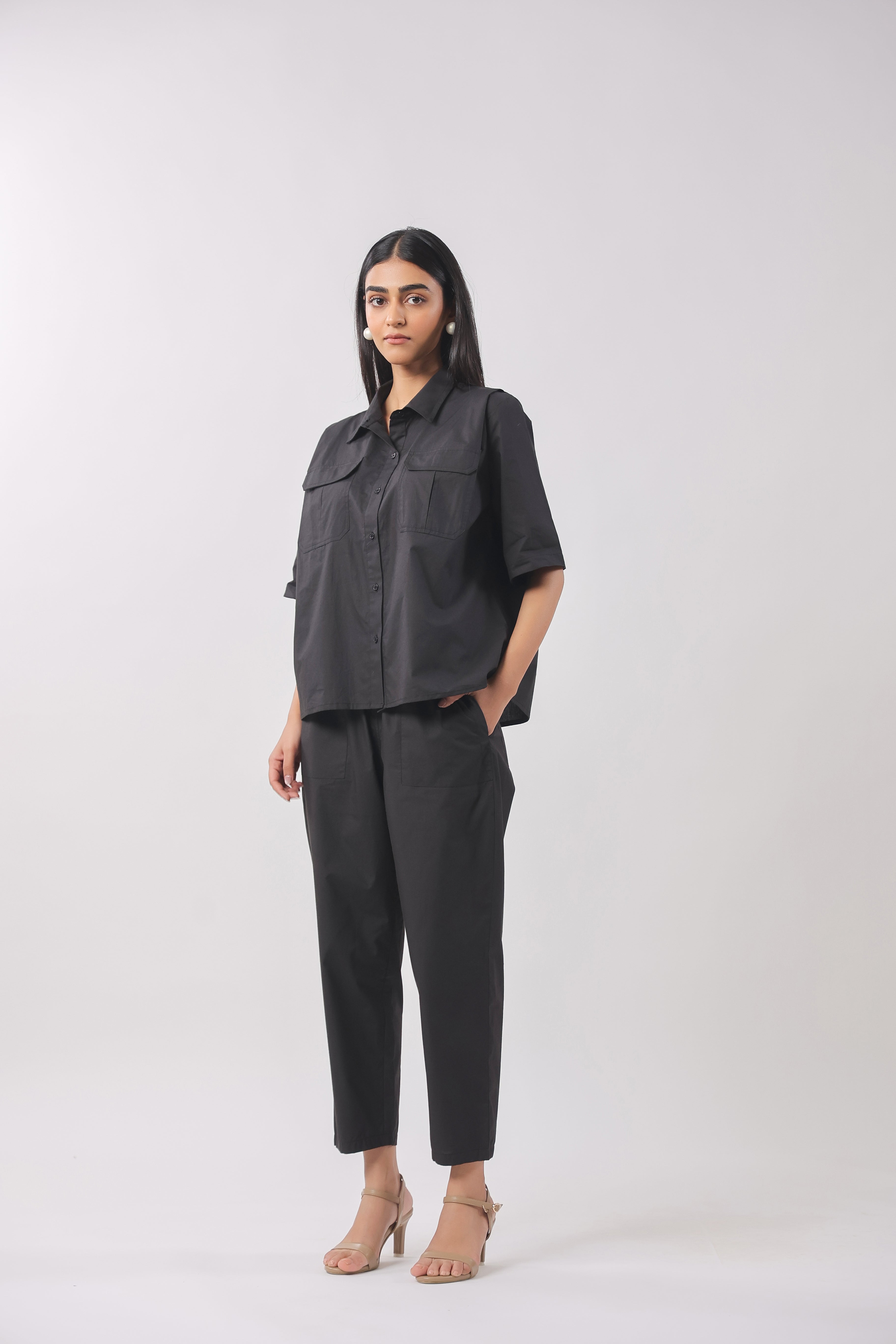 MUUN Women Black Solid Cotton Half Sleeve Shirt Collar Co-Ord Set