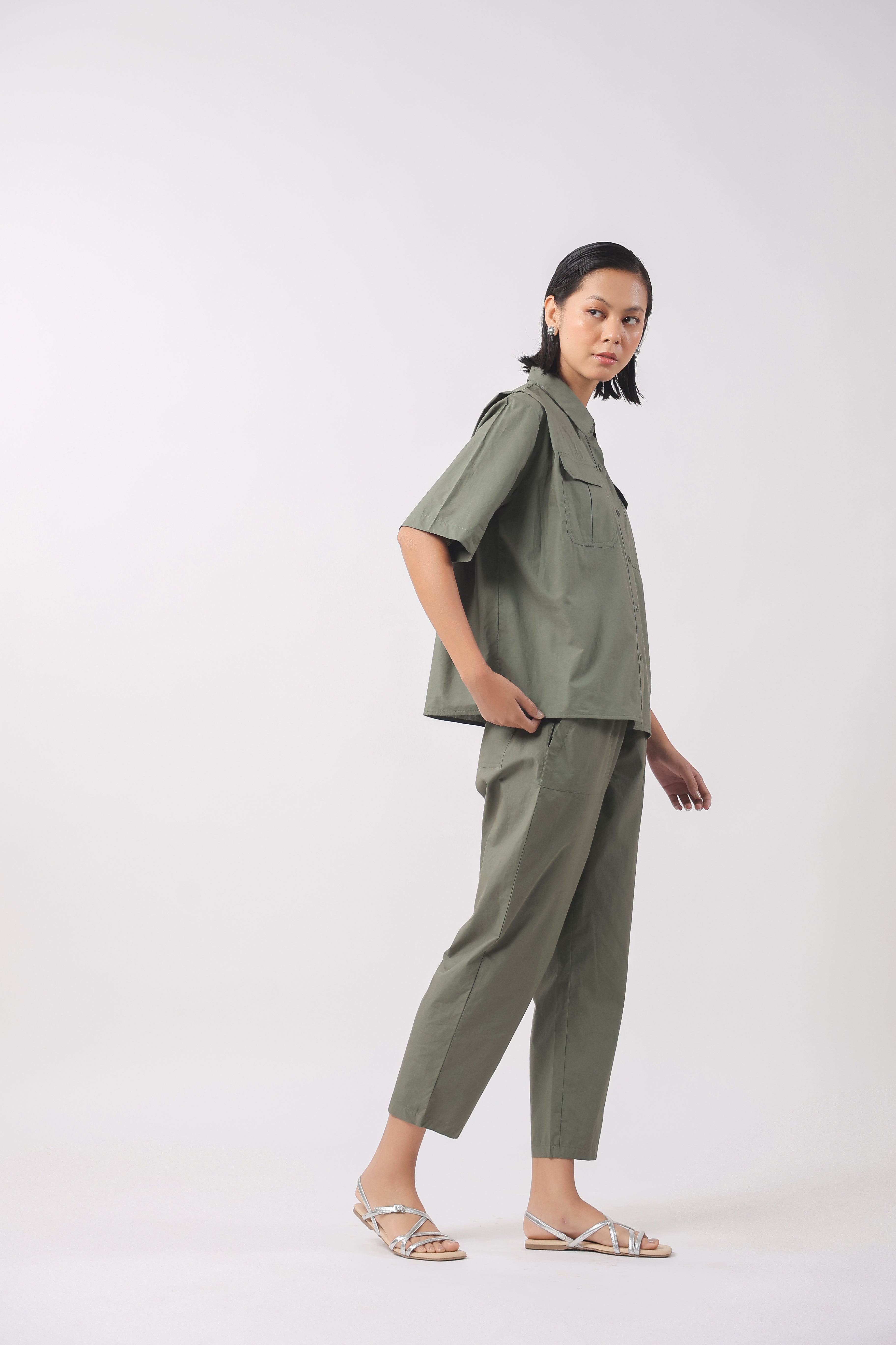 MUUN Women Green Solid Cotton Half Sleeve Shirt Collar Co-Ord Set
