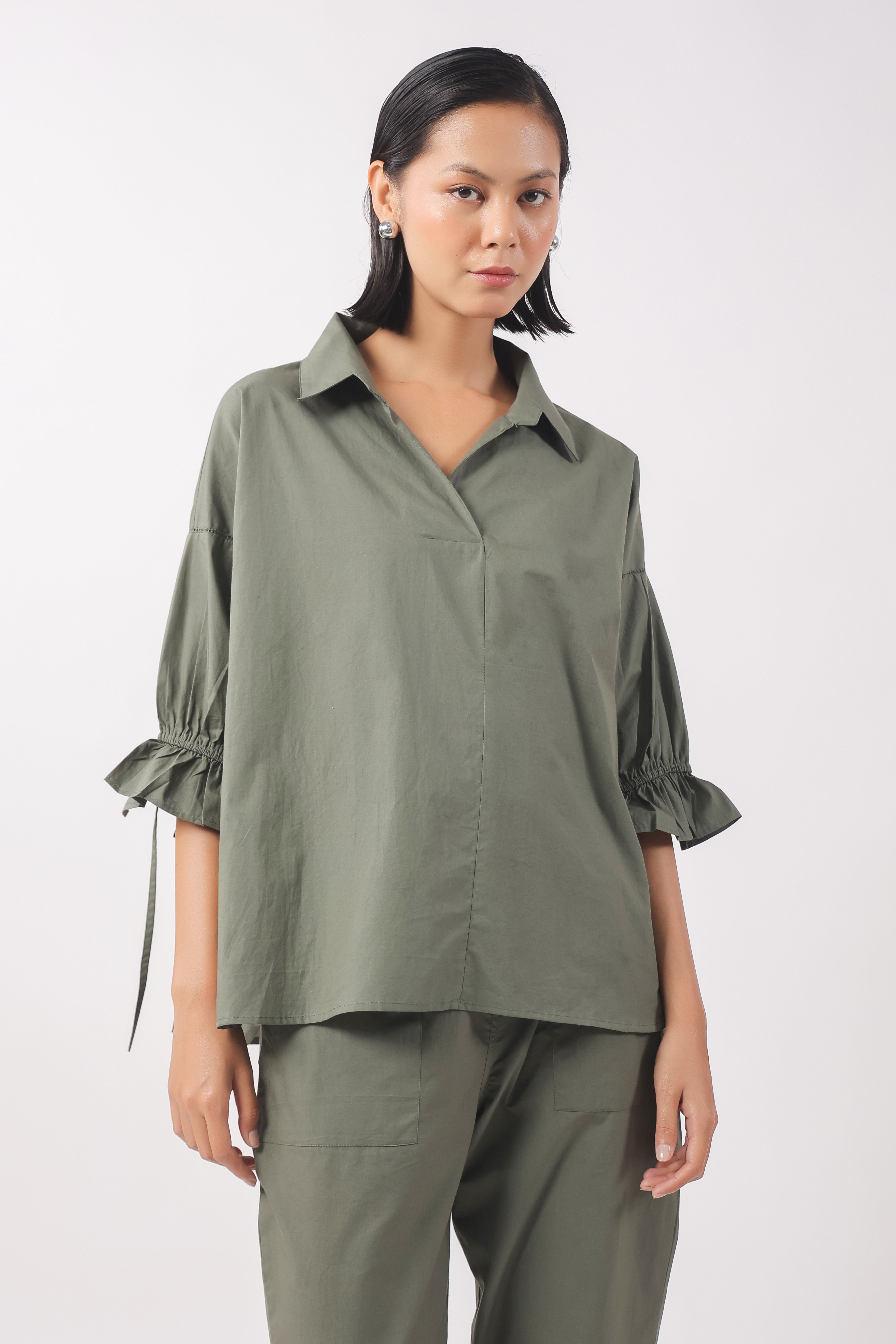 MUUN Women Green Solid Cotton 3/4 Sleeve Shirt Collar Co-Ord Set