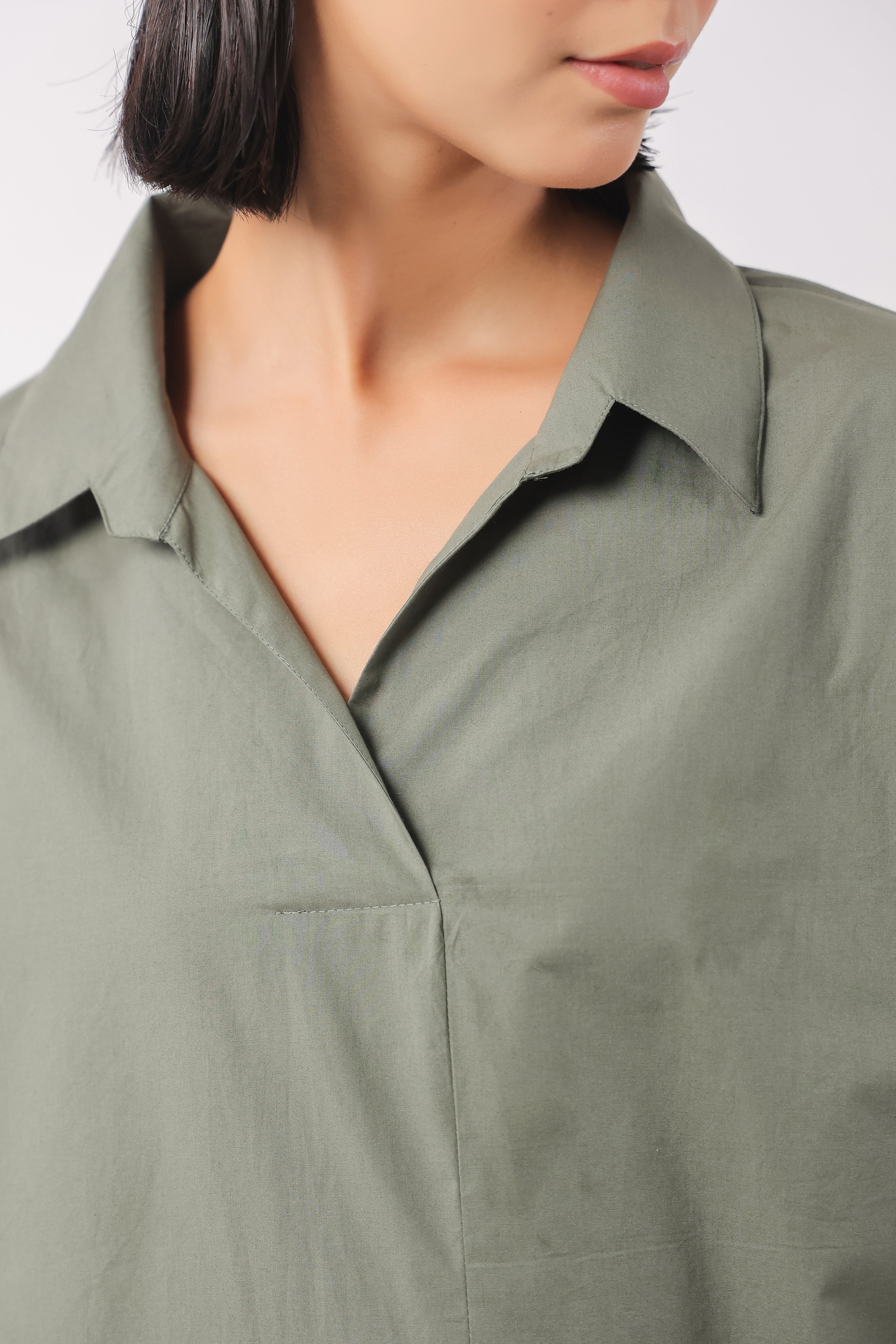 MUUN Women Green Solid Cotton 3/4 Sleeve Shirt Collar Co-Ord Set