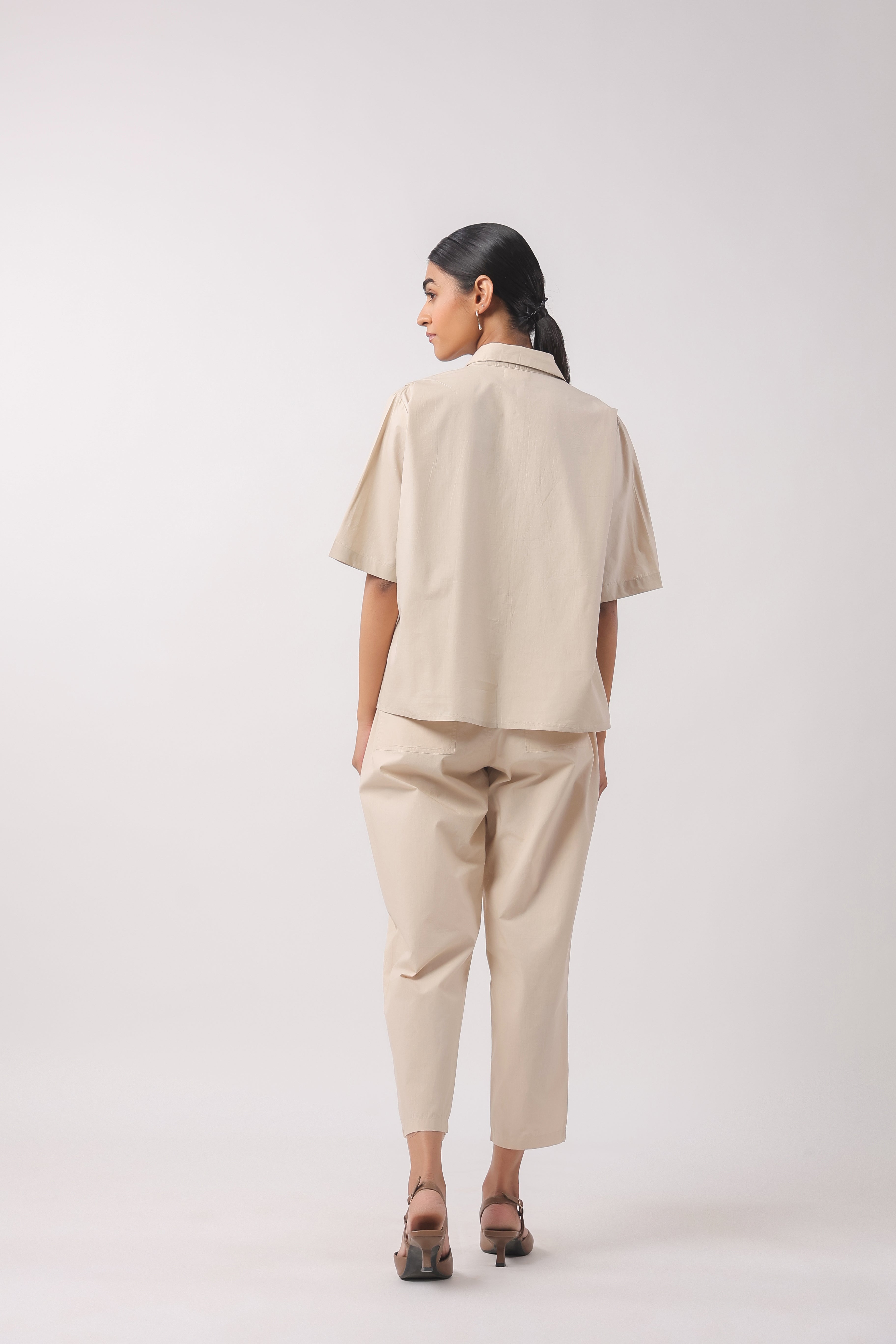 MUUN Women Beige Solid Cotton Half Sleeve Shirt Collar Co-Ord Set