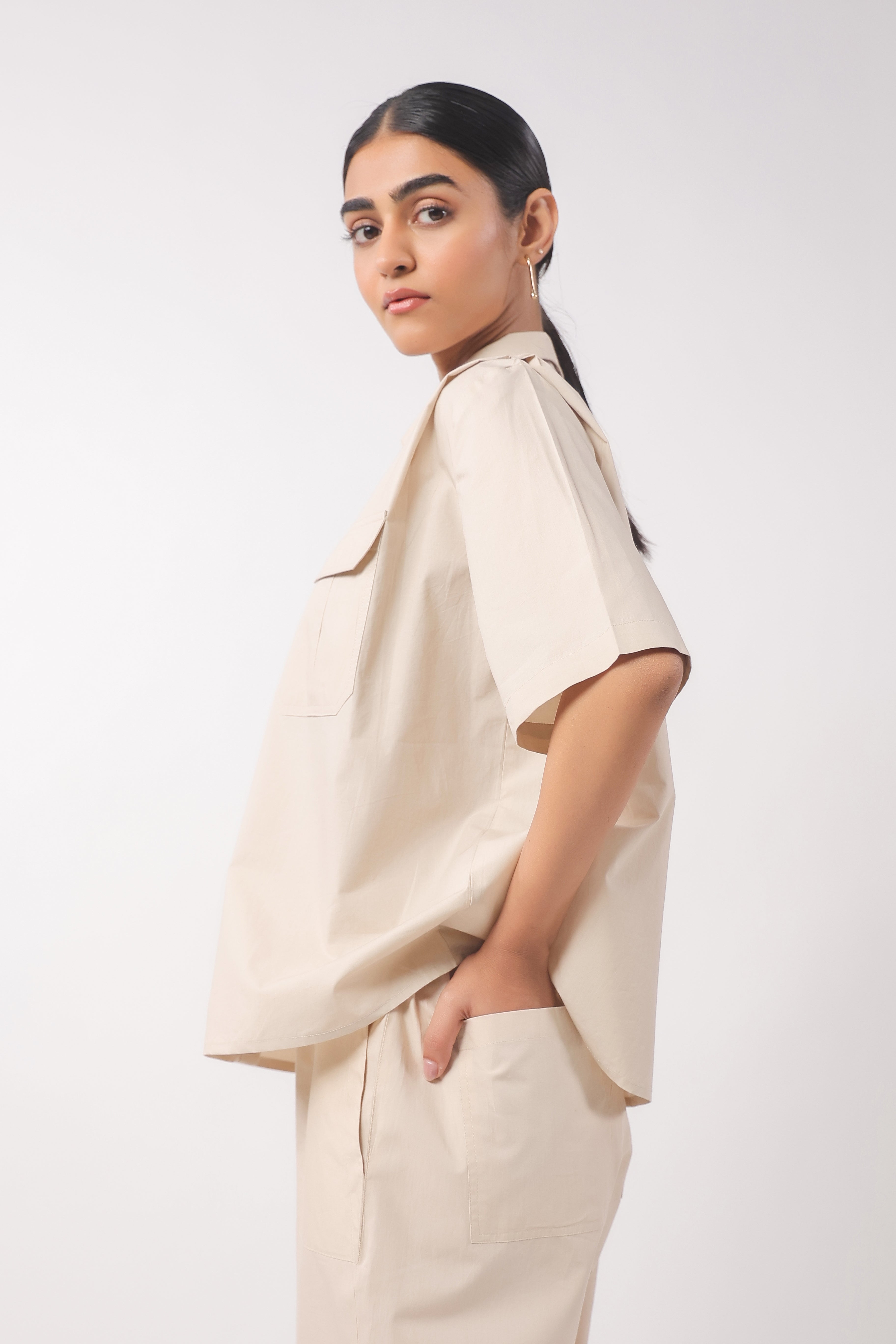 MUUN Women Beige Solid Cotton Half Sleeve Shirt Collar Co-Ord Set