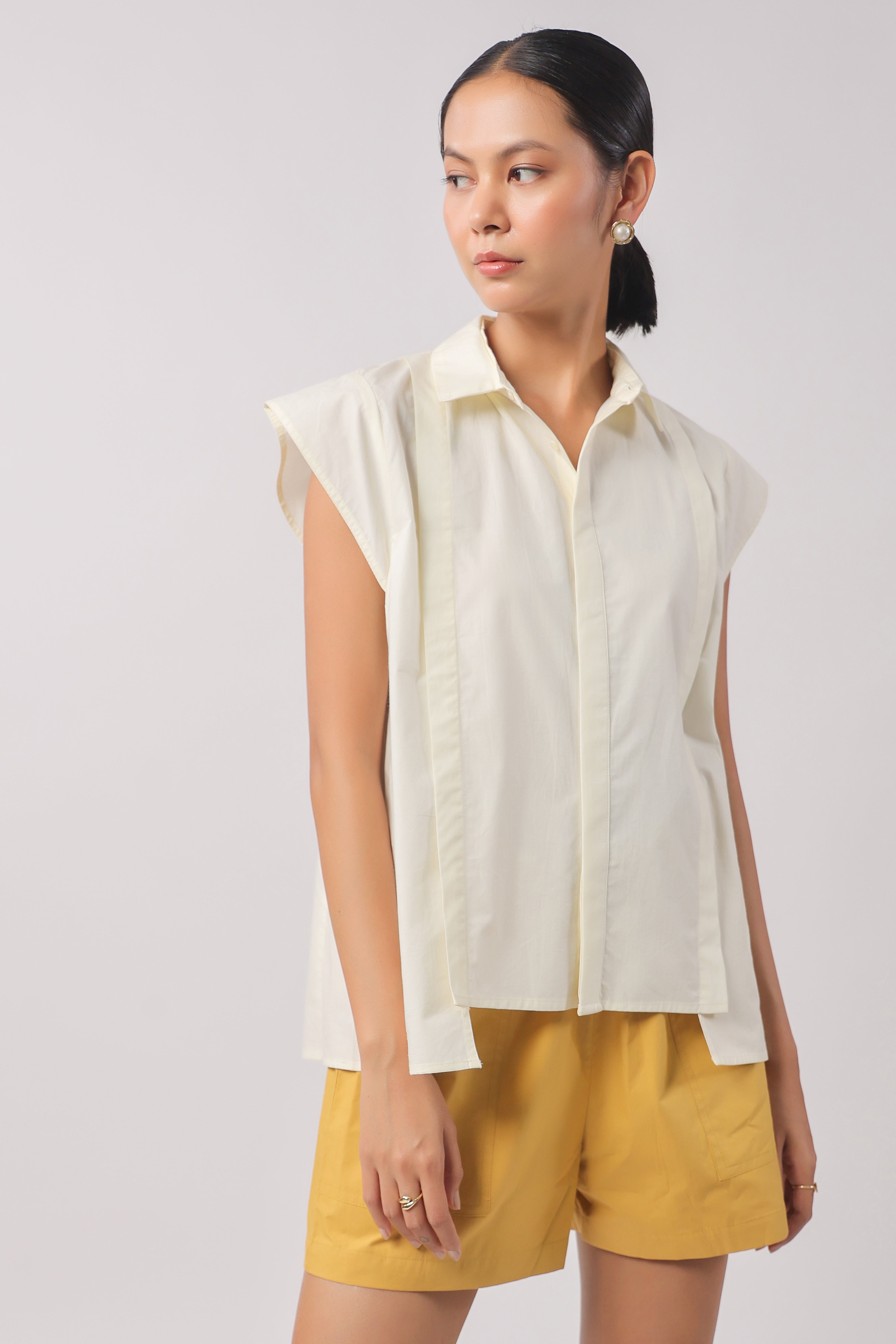MUUN Women Off White Solid Cotton Short Sleeve Shirt Collar Co-Ord Set