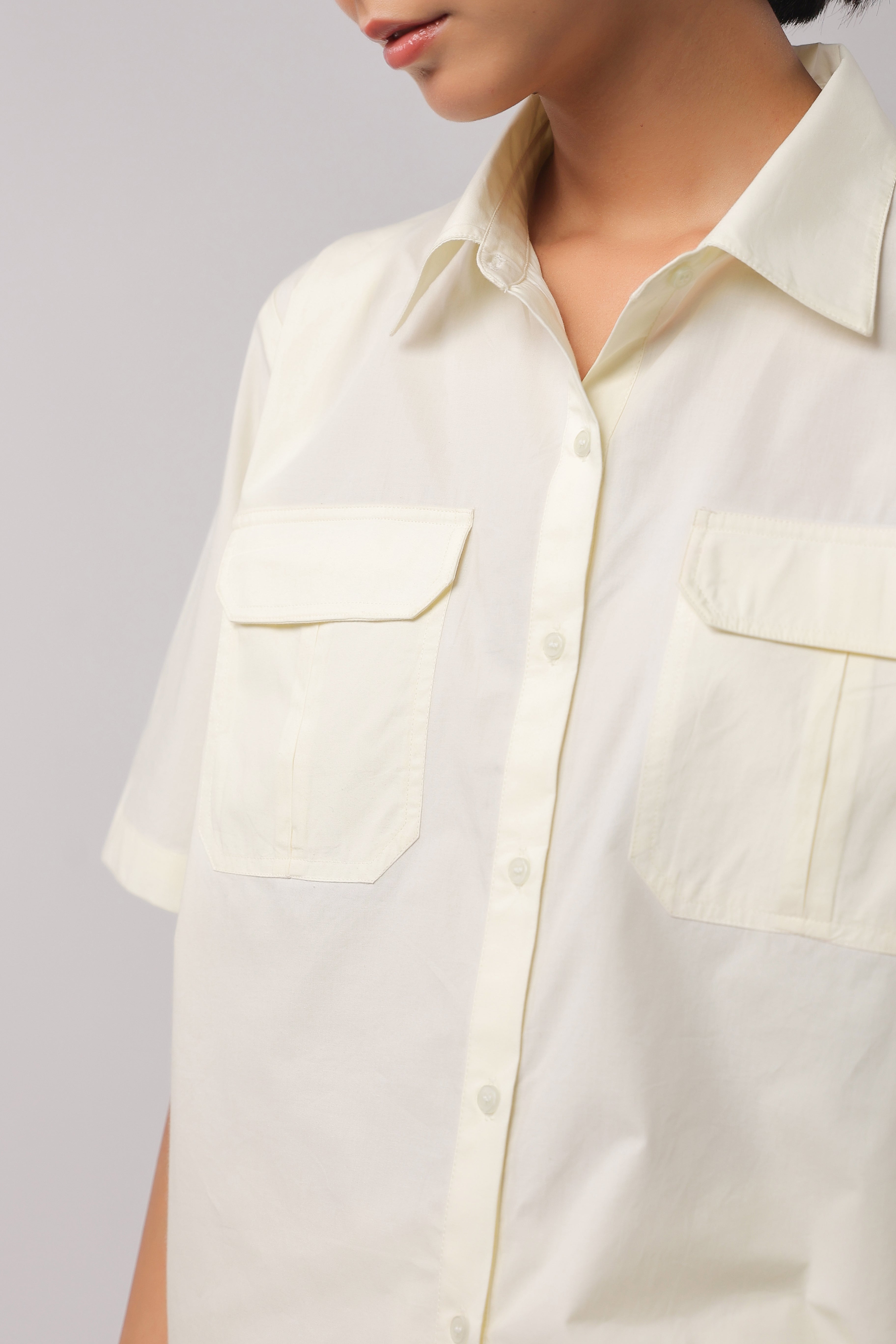 MUUN Women Off White Solid Cotton Half Sleeve Shirt Collar Co-Ord Set