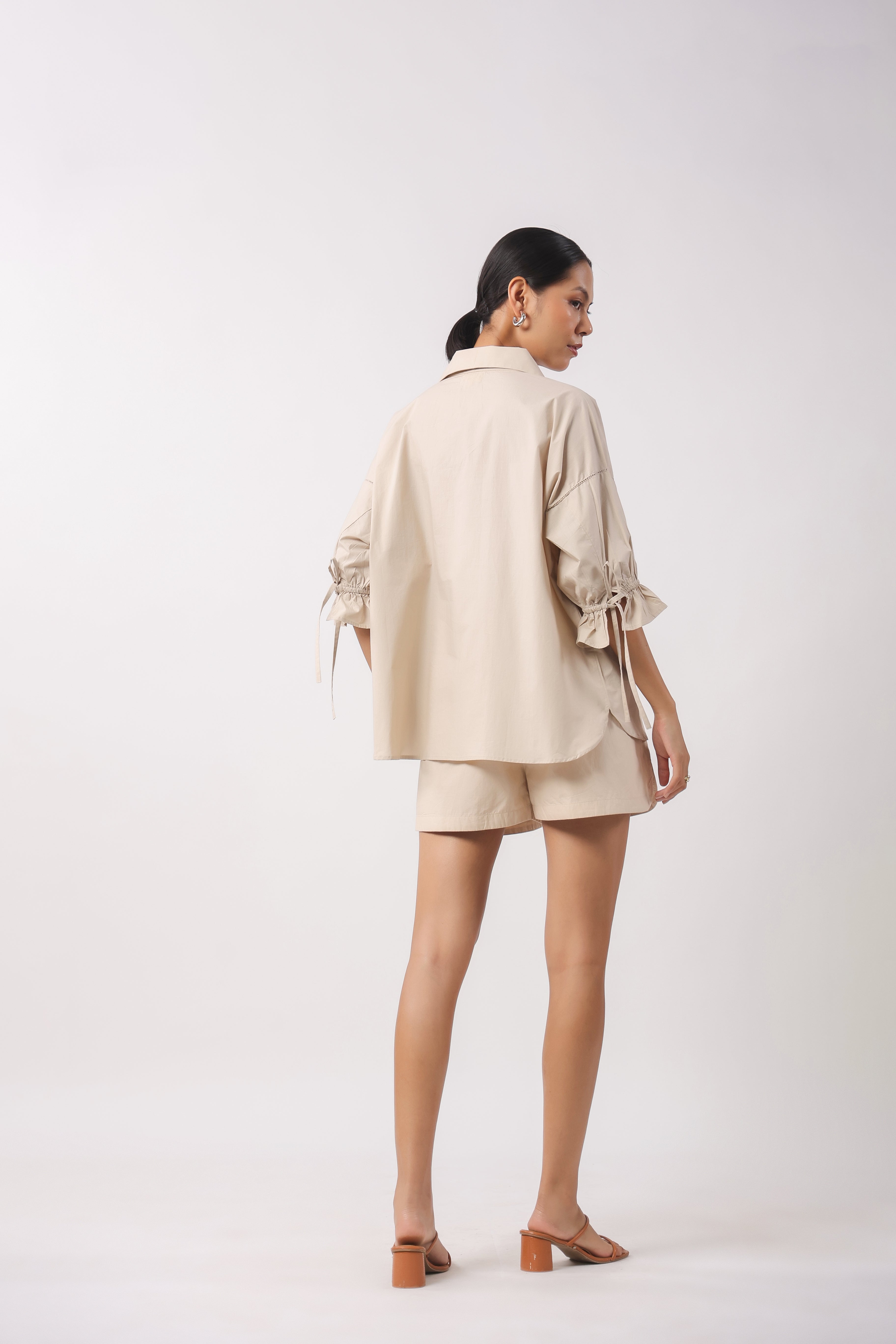 MUUN Women Beige Solid Cotton 3/4 Sleeve Shirt Collar Co-Ord Set