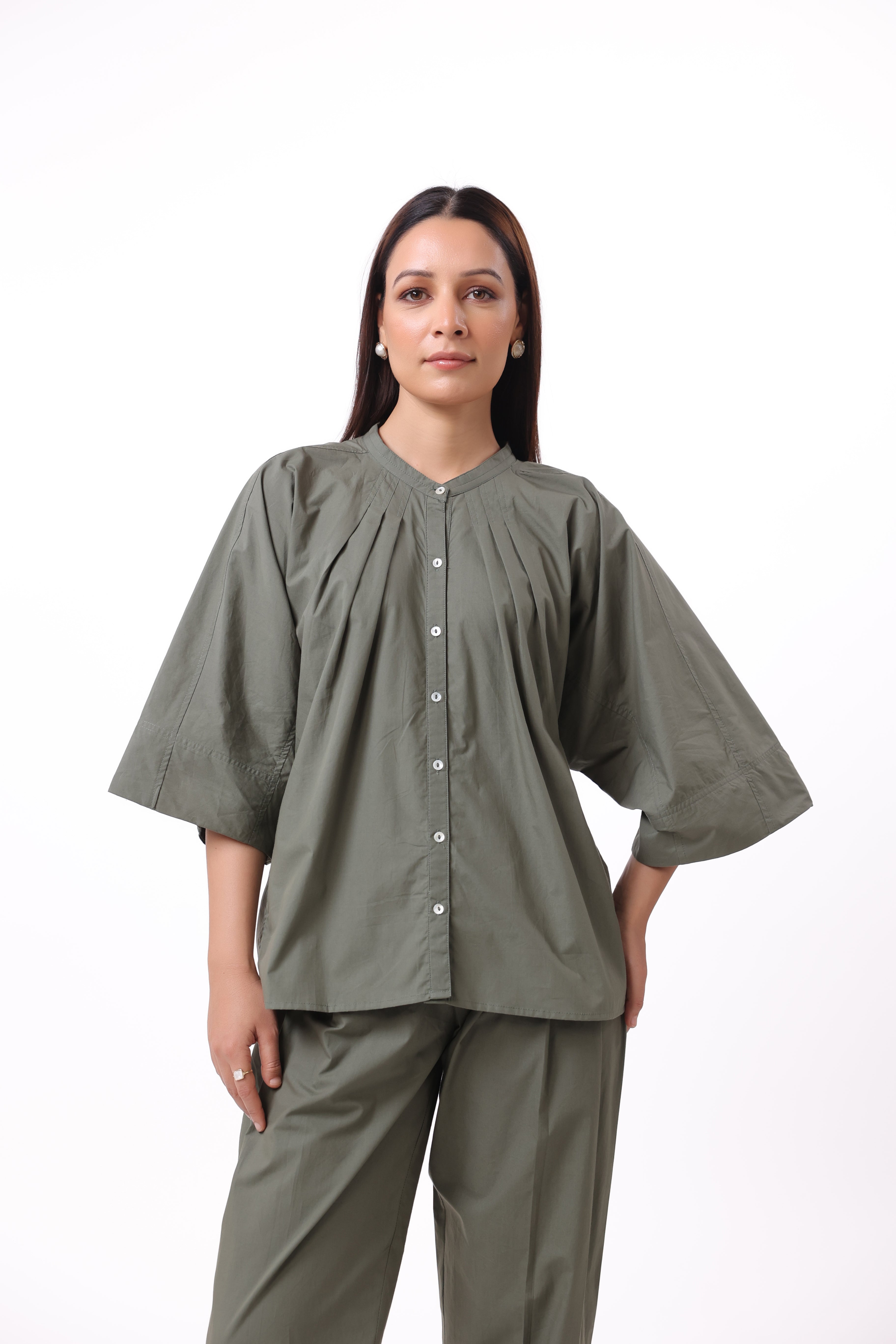 MUUN Women Green Solid Cotton Top