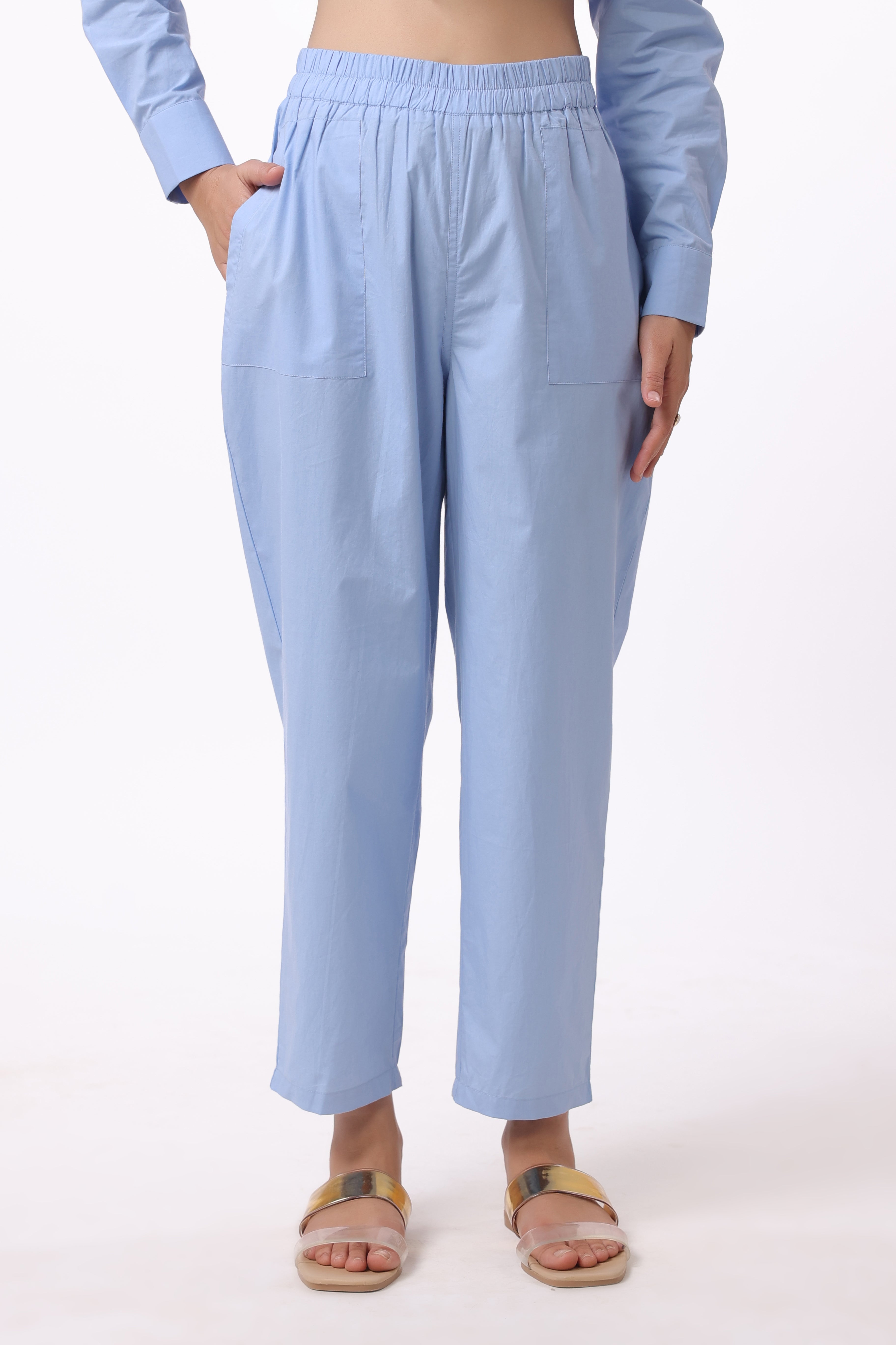 MUUN Women Blue Solid Cotton Pant