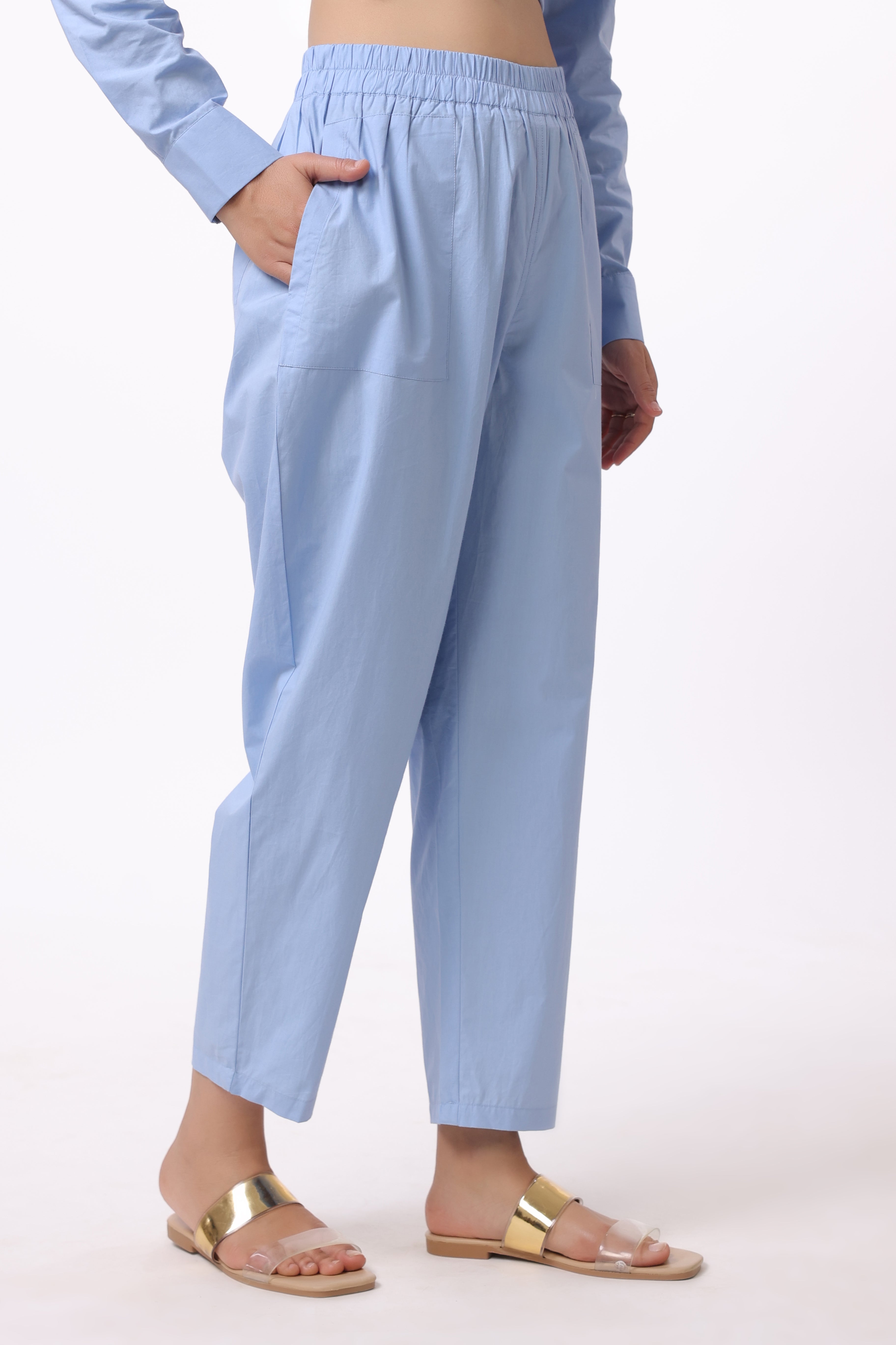 MUUN Women Blue Solid Cotton Pant
