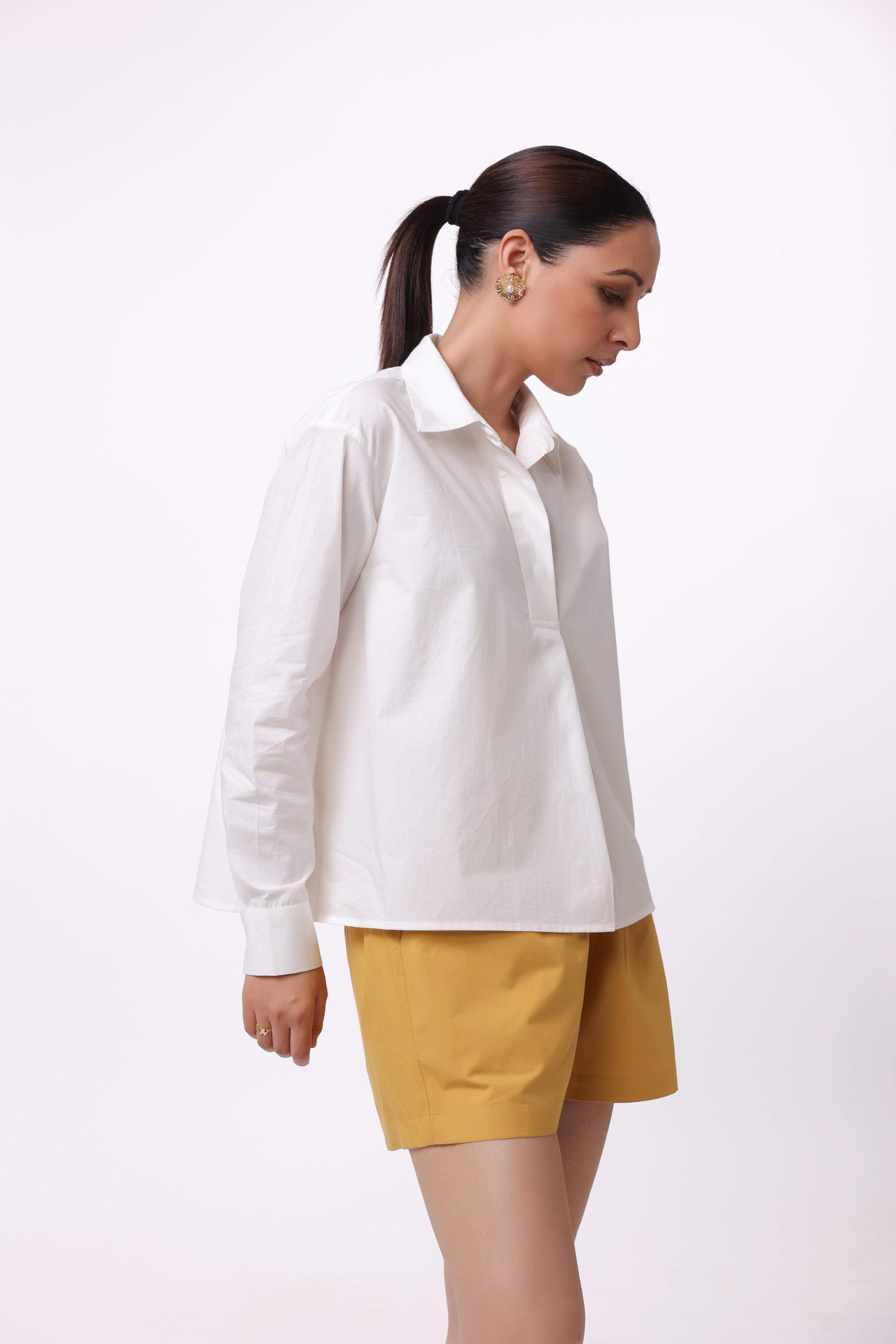 MUUN Women White Solid Cotton Top