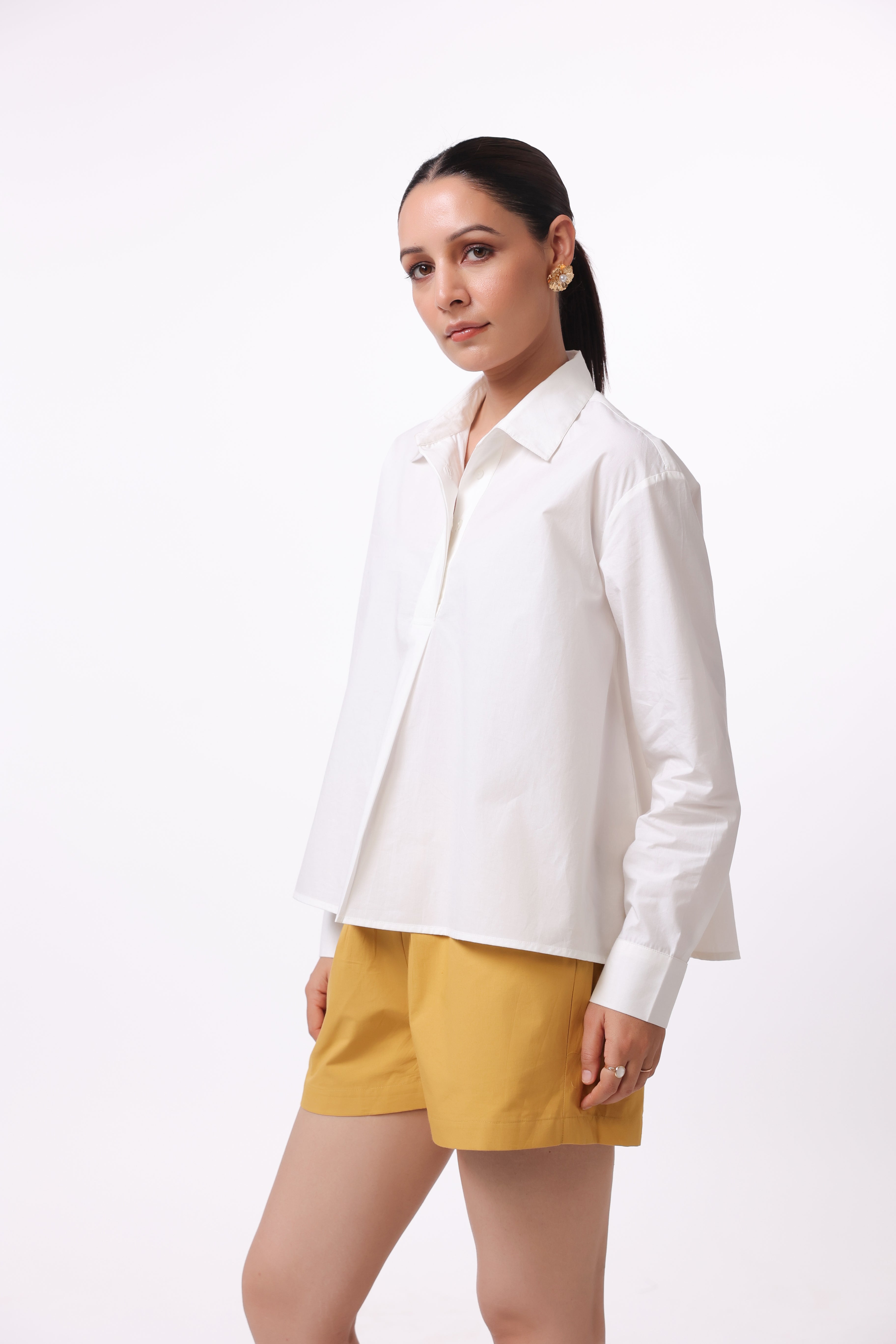MUUN Women White Solid Cotton Top