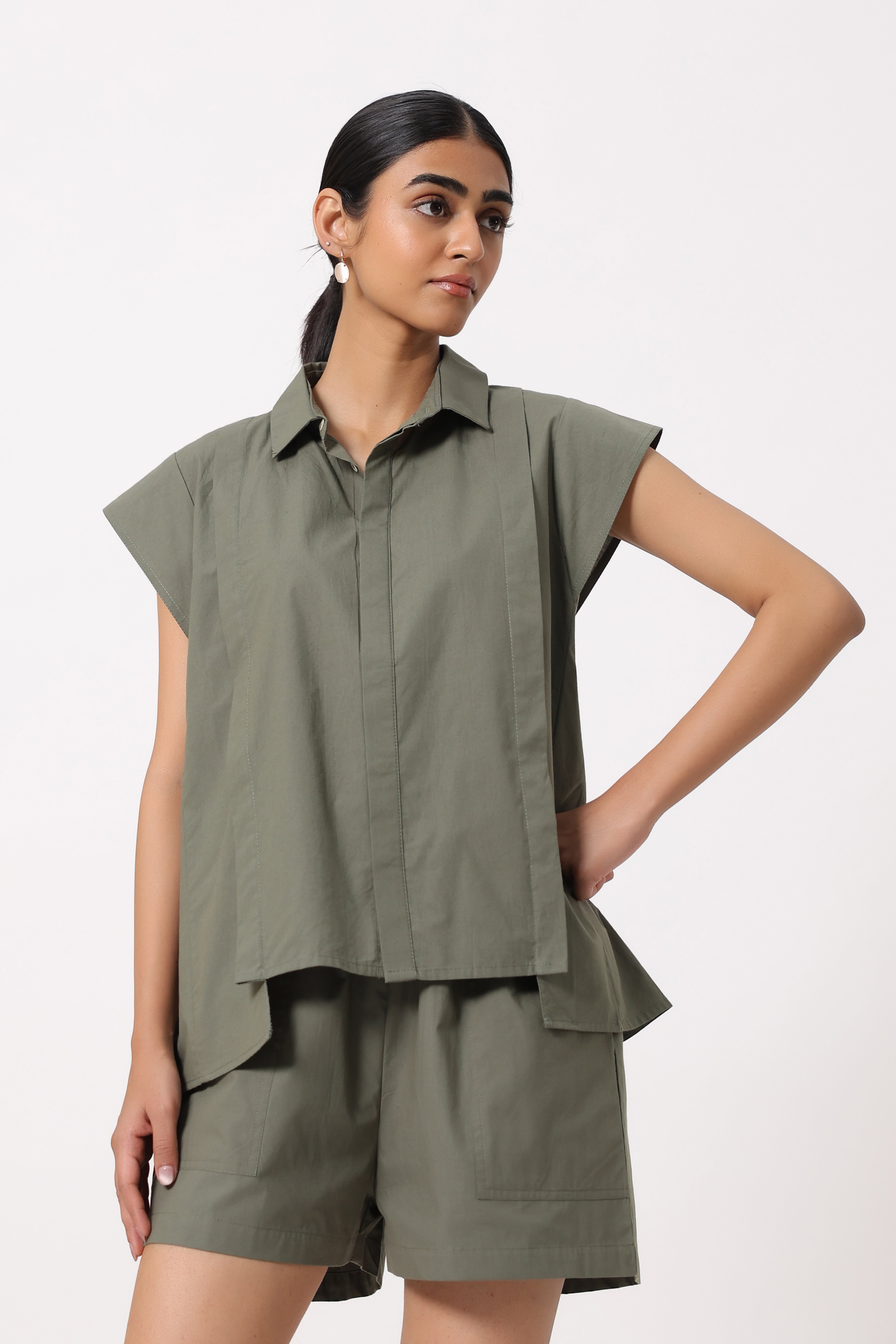 MUUN Women Khaki Green Solid Cotton Short Sleeve Shirt Collar Co-Ord Set