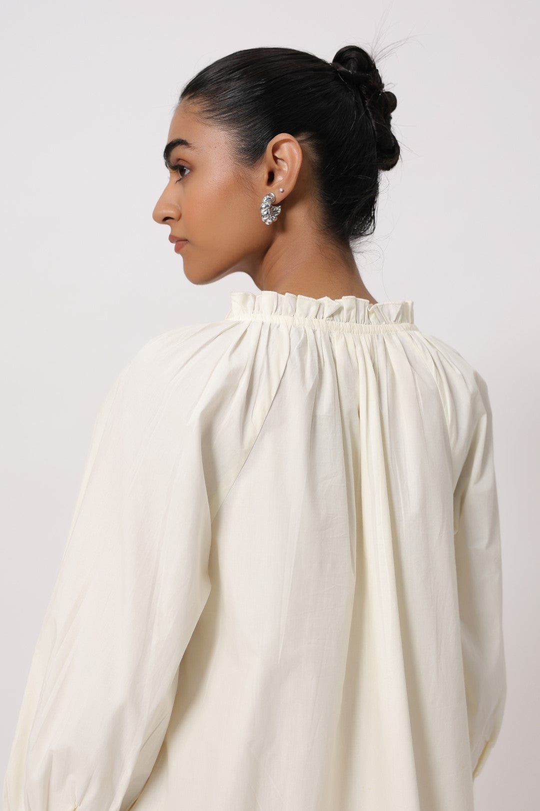 Women's off-white cotton top
