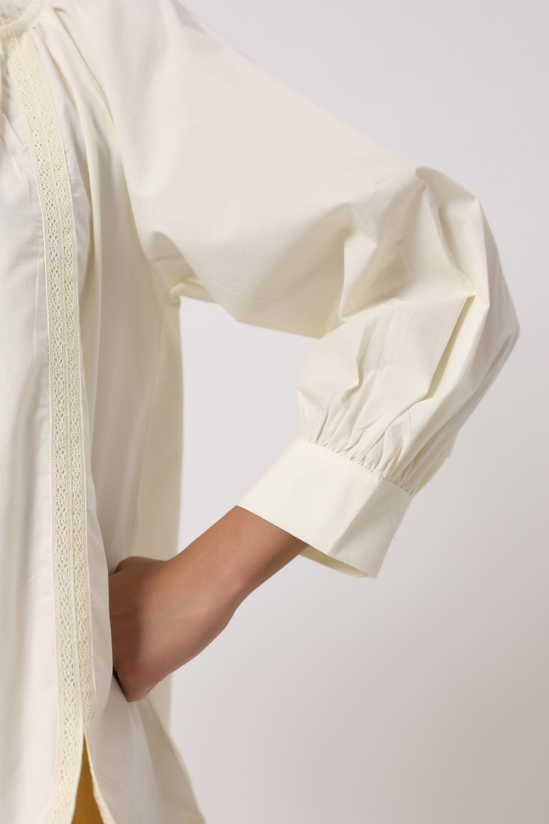 Women's off-white cotton top