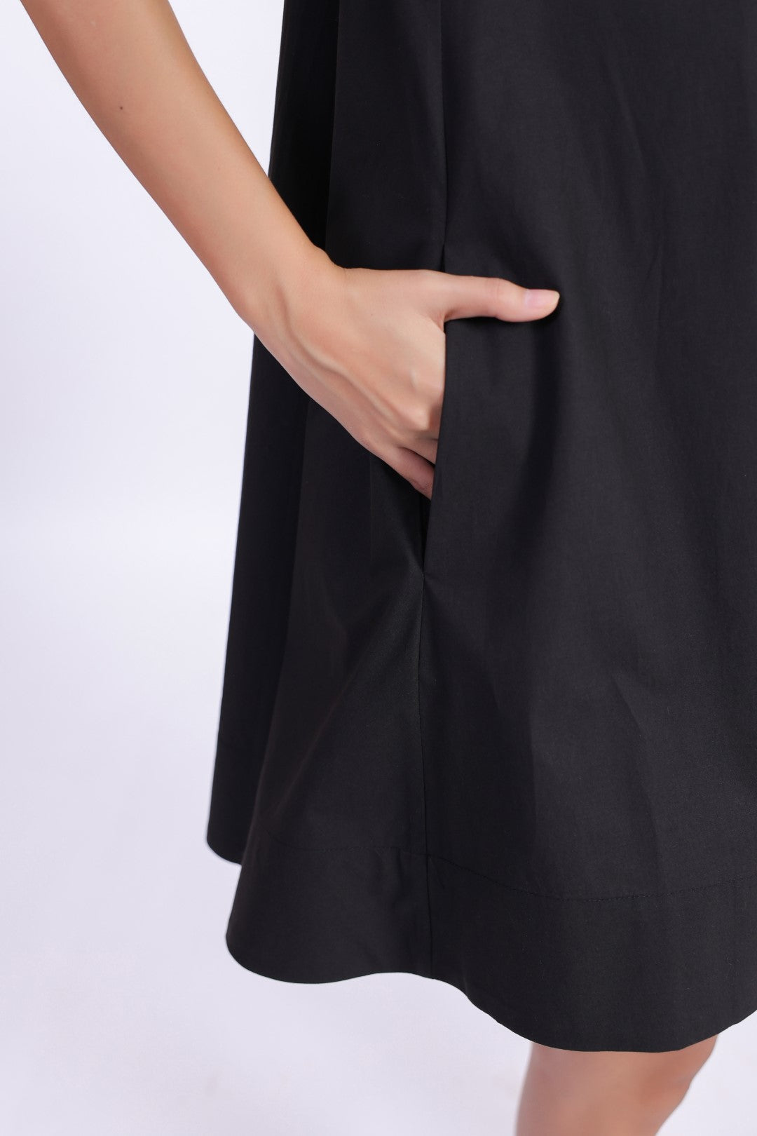MUUN Women's Black Solid Cotton Dress