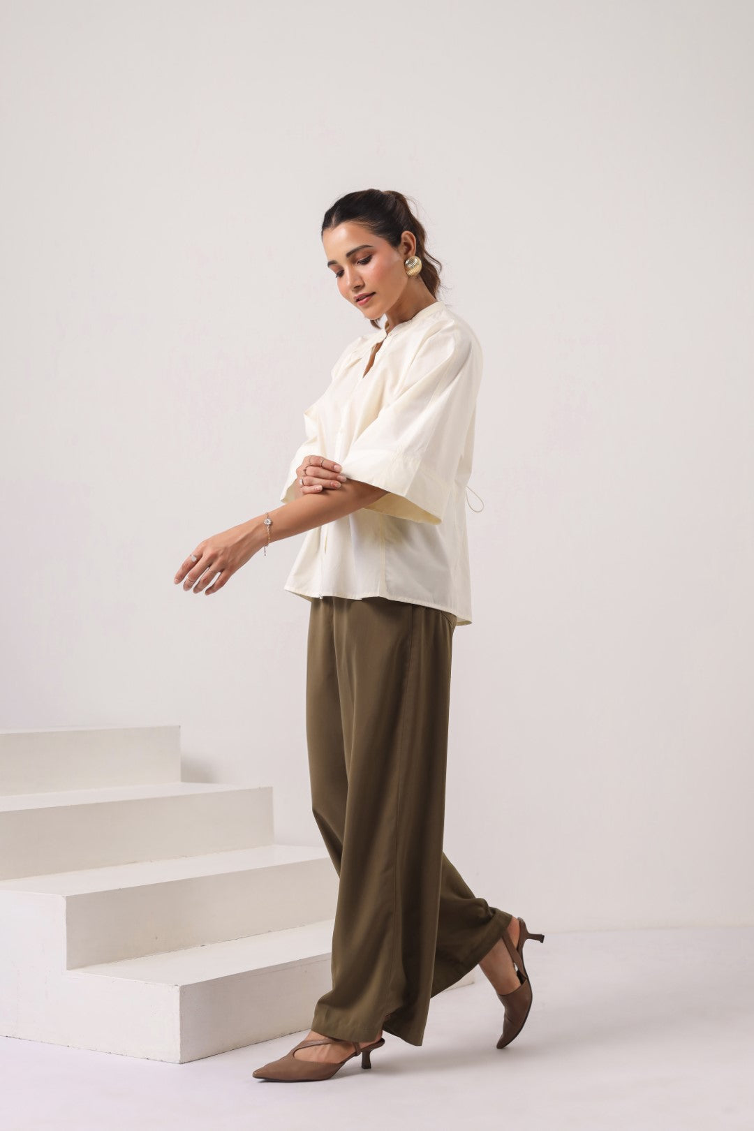 Women's off-white cotton top