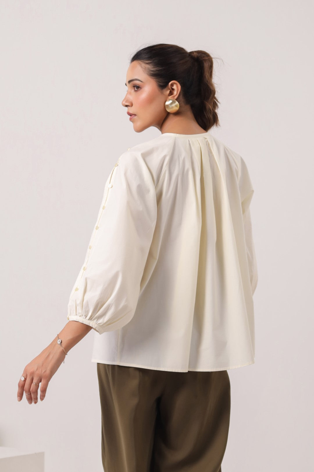 Women's off-white cotton top