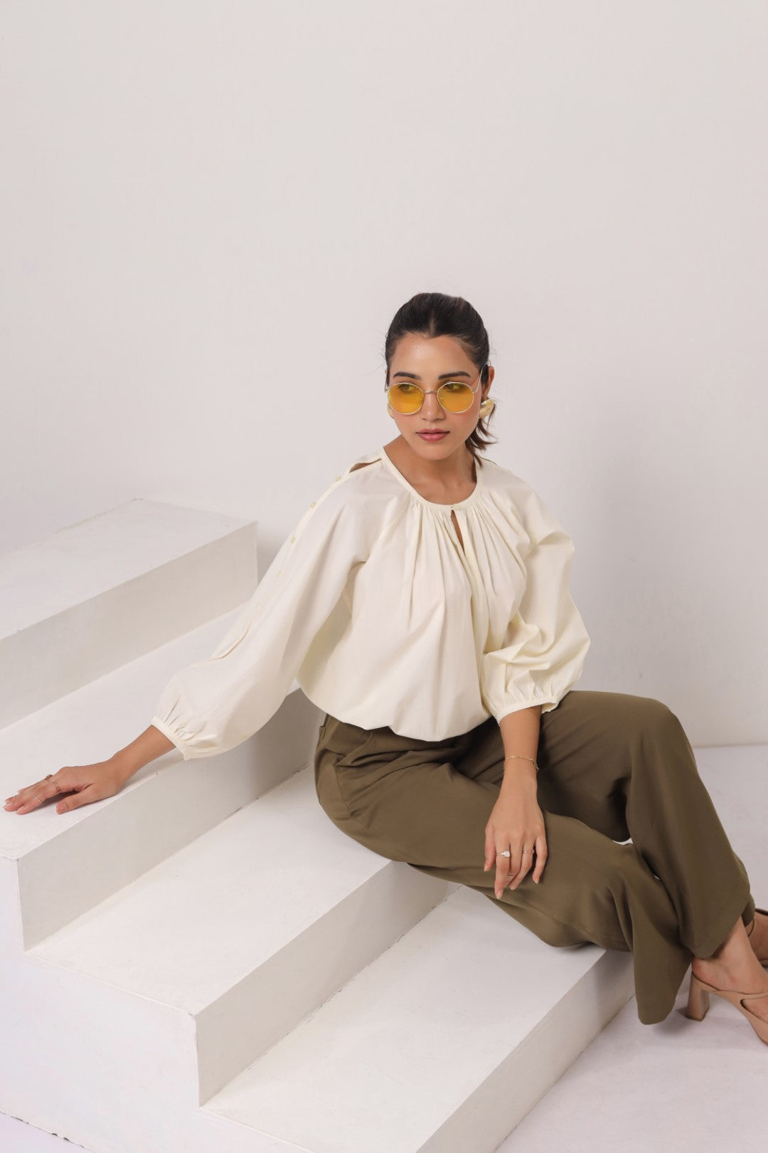 Women's off-white cotton top