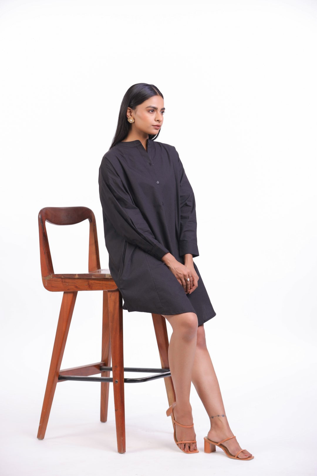 MUUN Women Black Solid Cotton Full Sleeve Mandarin Collar Midi Dress with Pocket