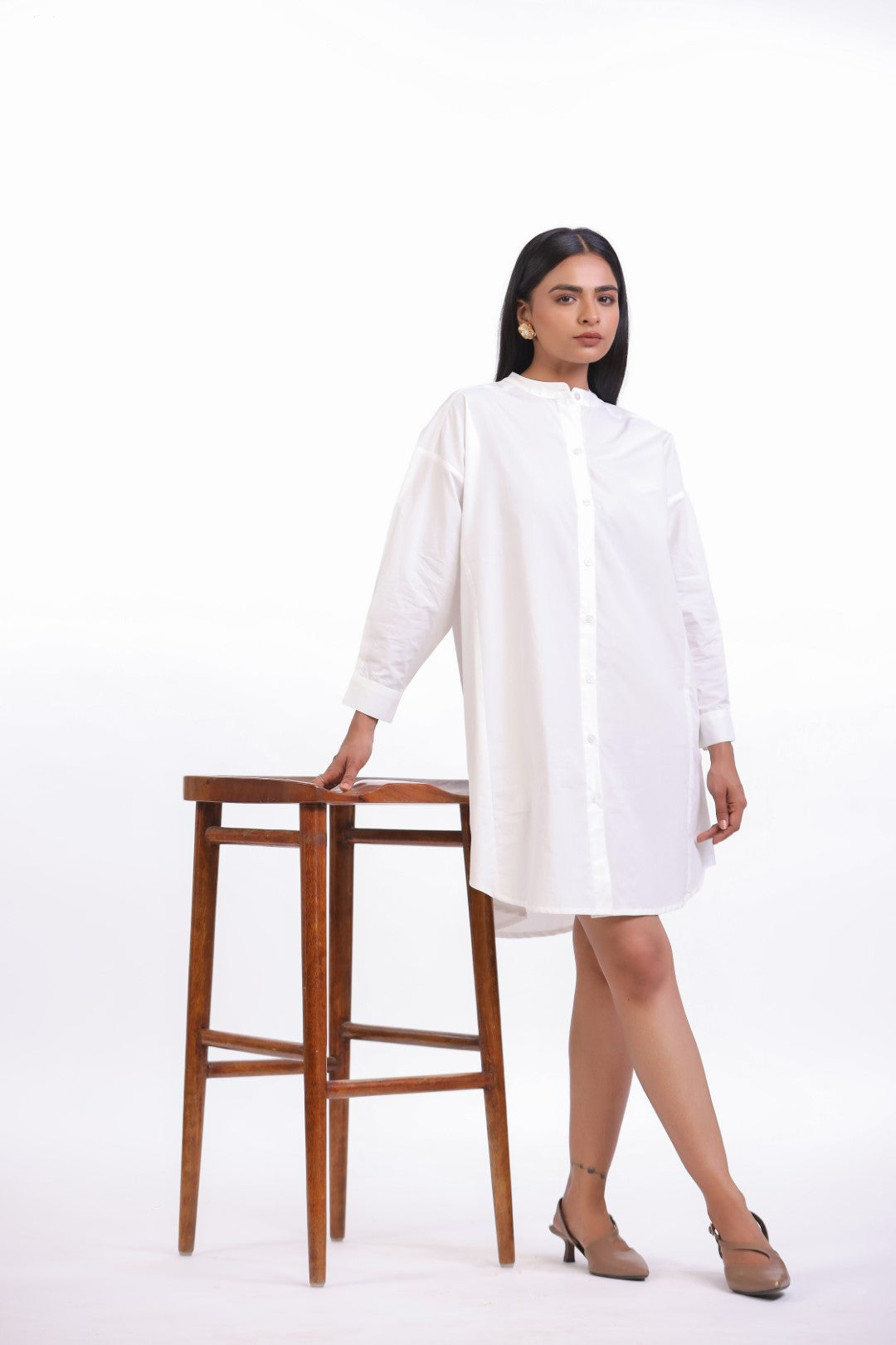 MUUN Women White Solid Cotton Full Sleeve Mandarin Collar Midi Dress with Pocket