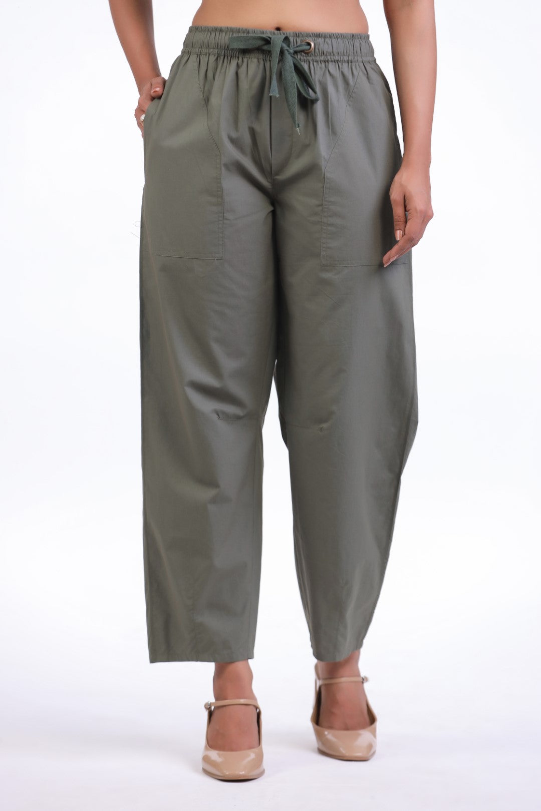 MUUN Women's Khaki Green Solid Cotton Pant