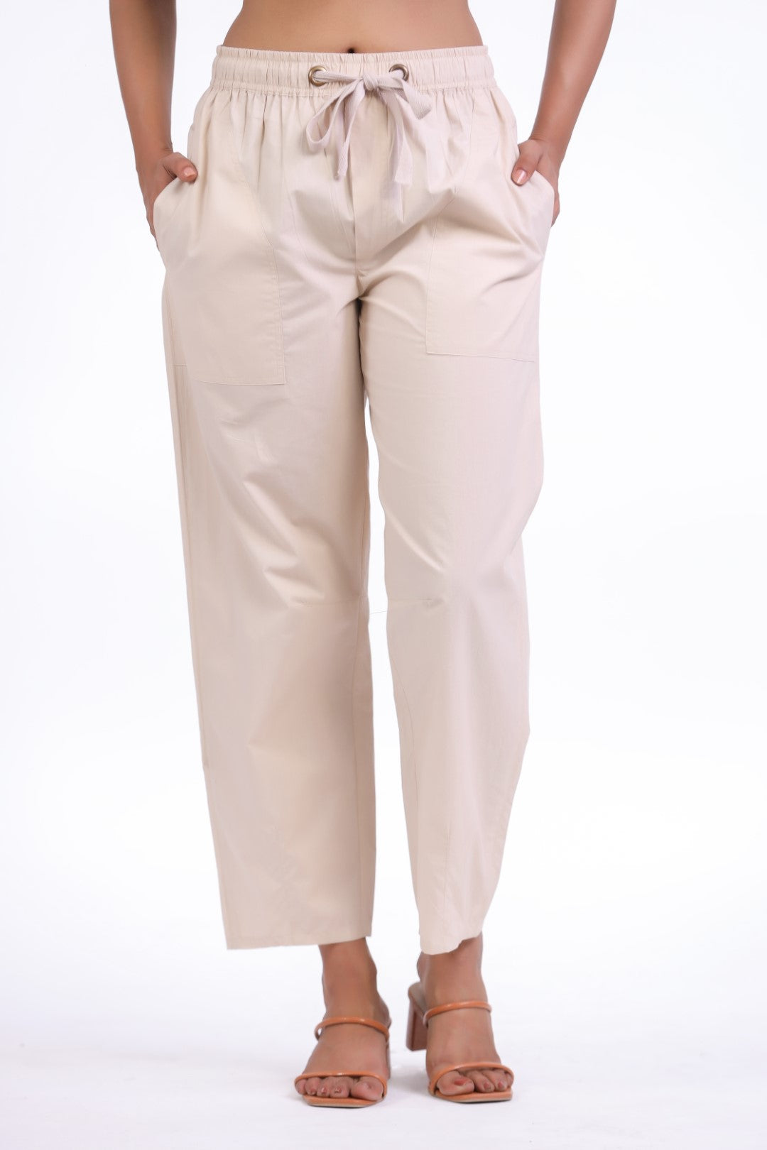 MUUN Women's Off-White Solid Cotton Pant