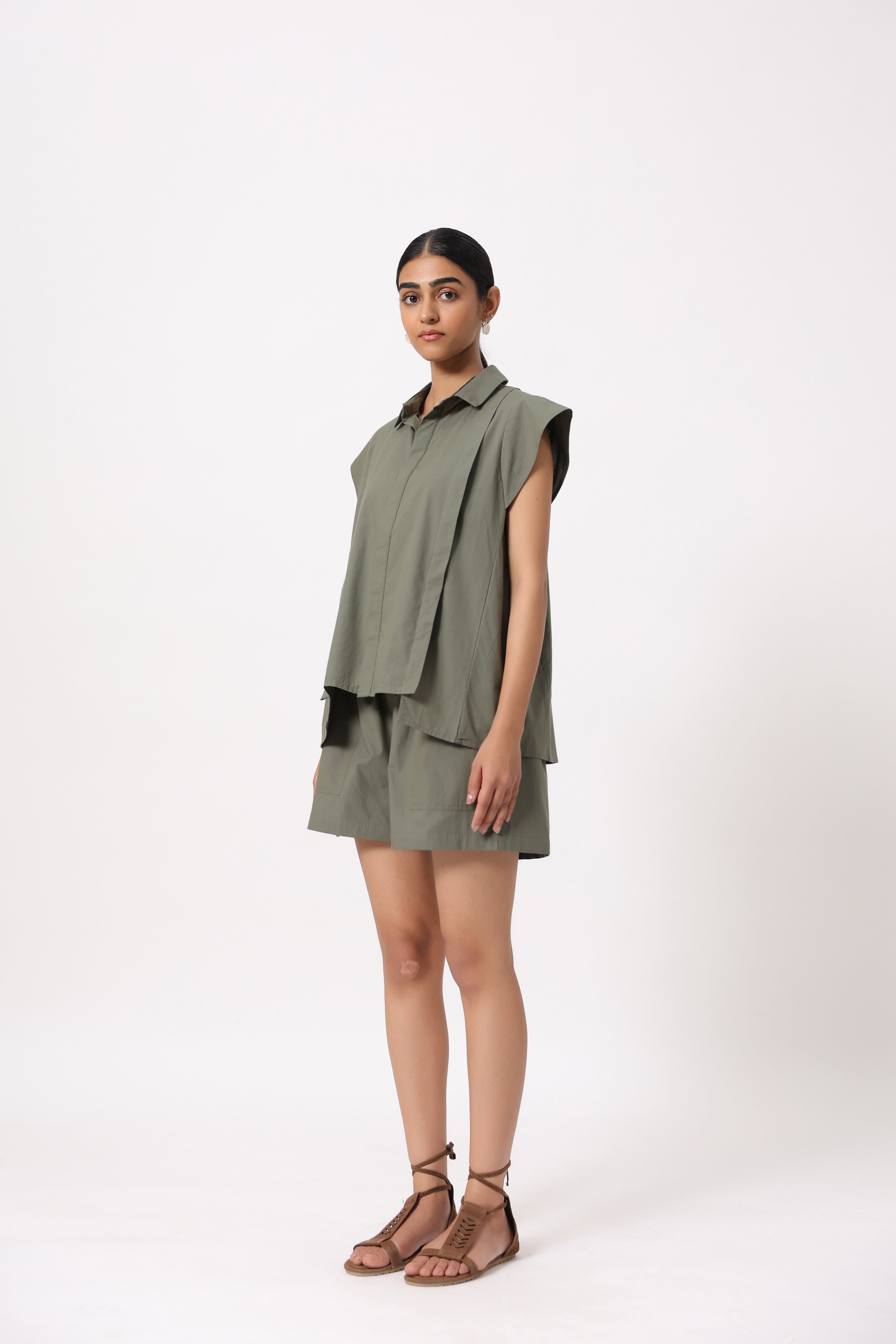 MUUN Women Khaki Green Solid Cotton Short Sleeve Shirt Collar Co-Ord Set
