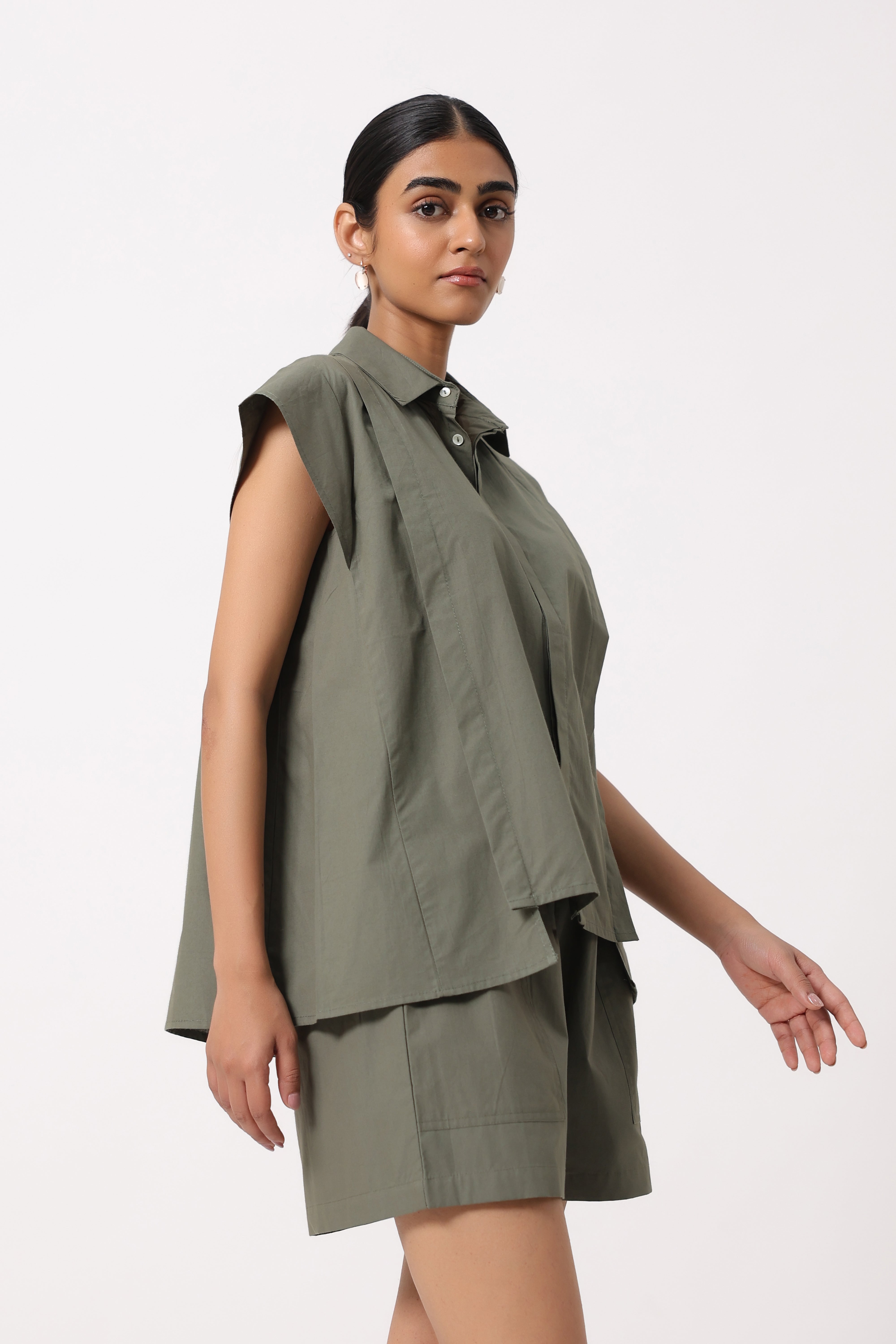 MUUN Women Khaki Green Solid Cotton Short Sleeve Shirt Collar Co-Ord Set