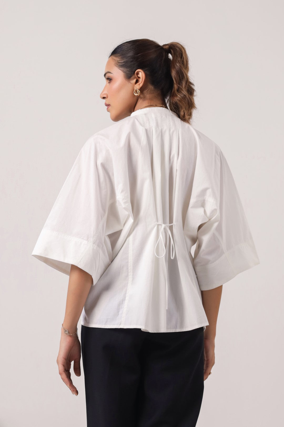 MUUN Women White Solid Cotton Top