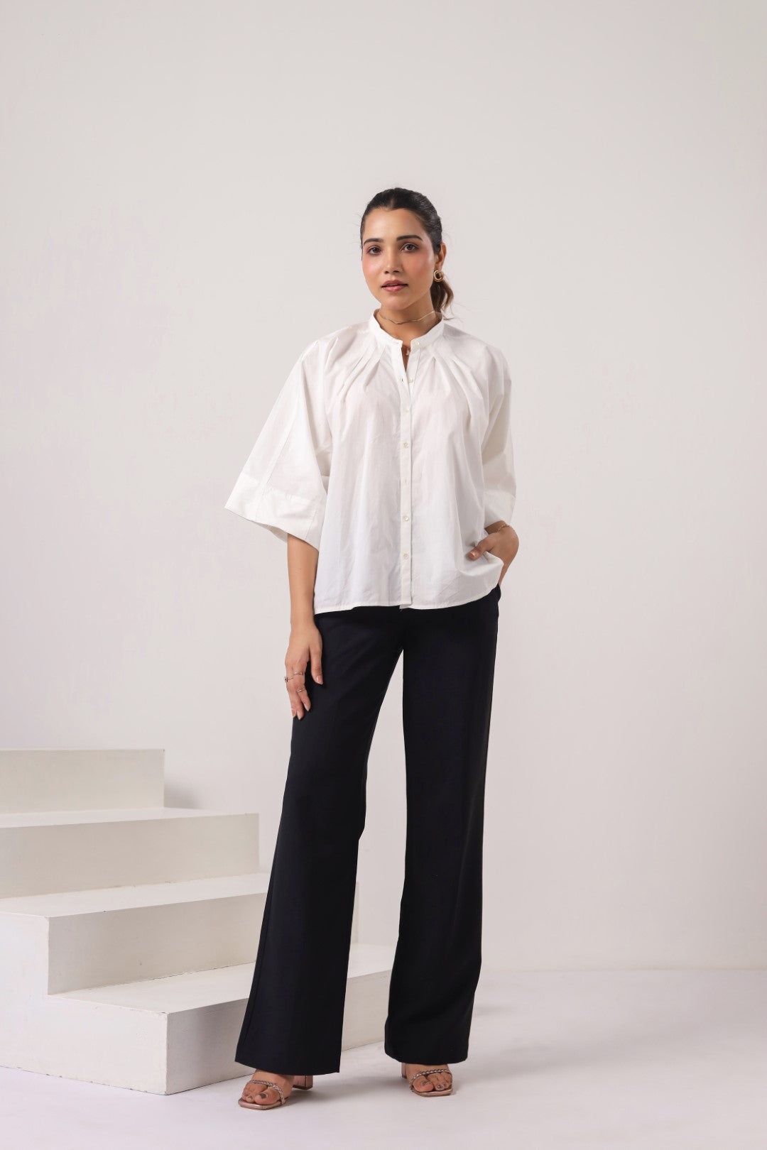 MUUN Women White Solid Cotton Top
