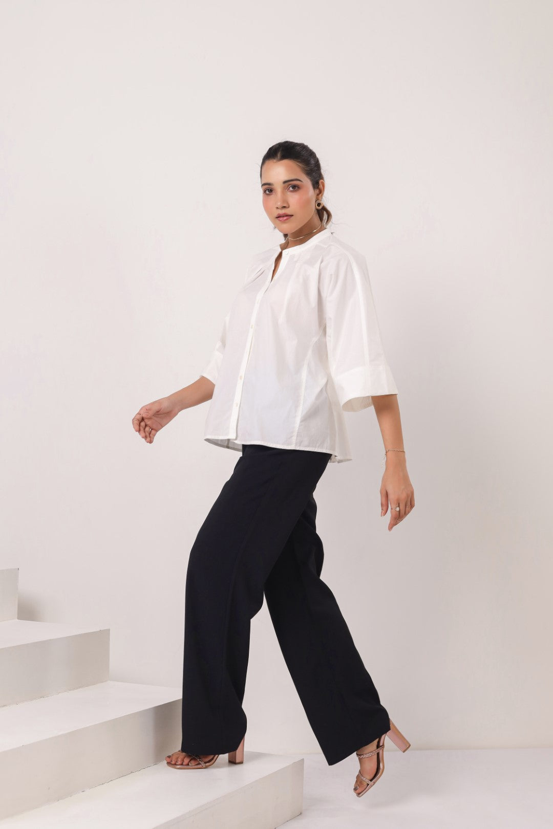 MUUN Women White Solid Cotton Top