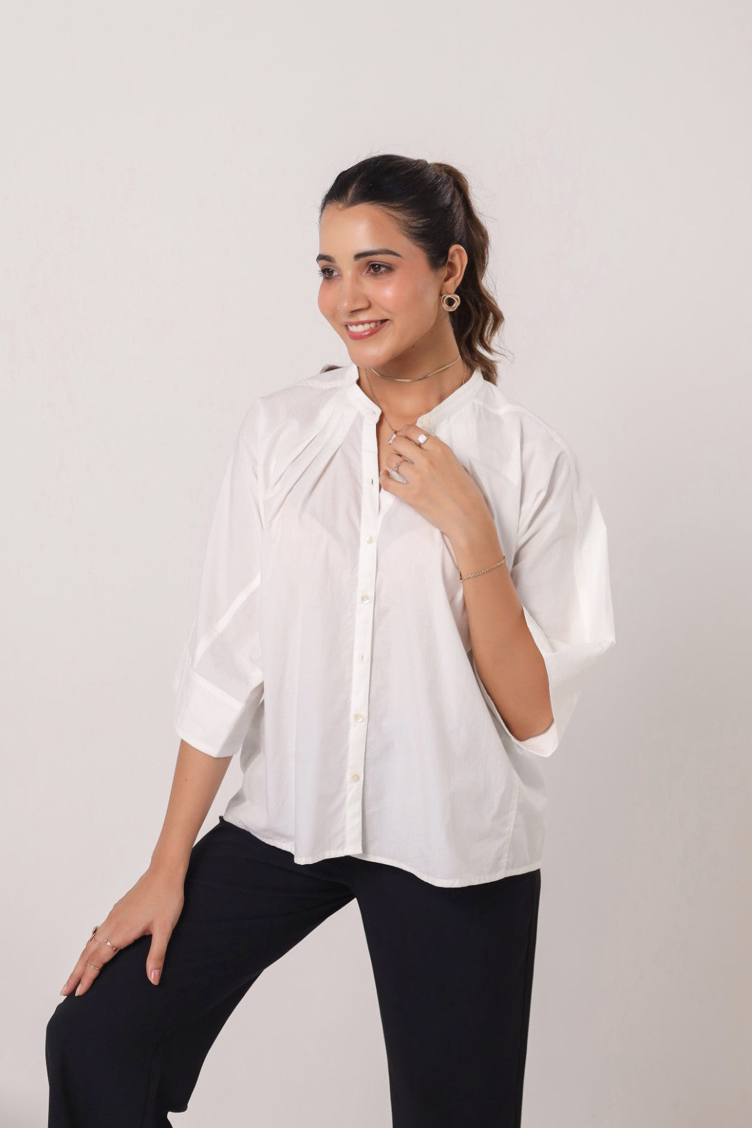 MUUN Women White Solid Cotton Top