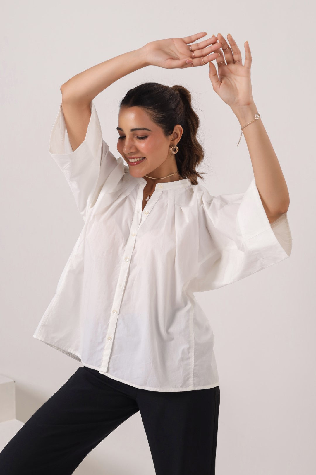 MUUN Women White Solid Cotton Top