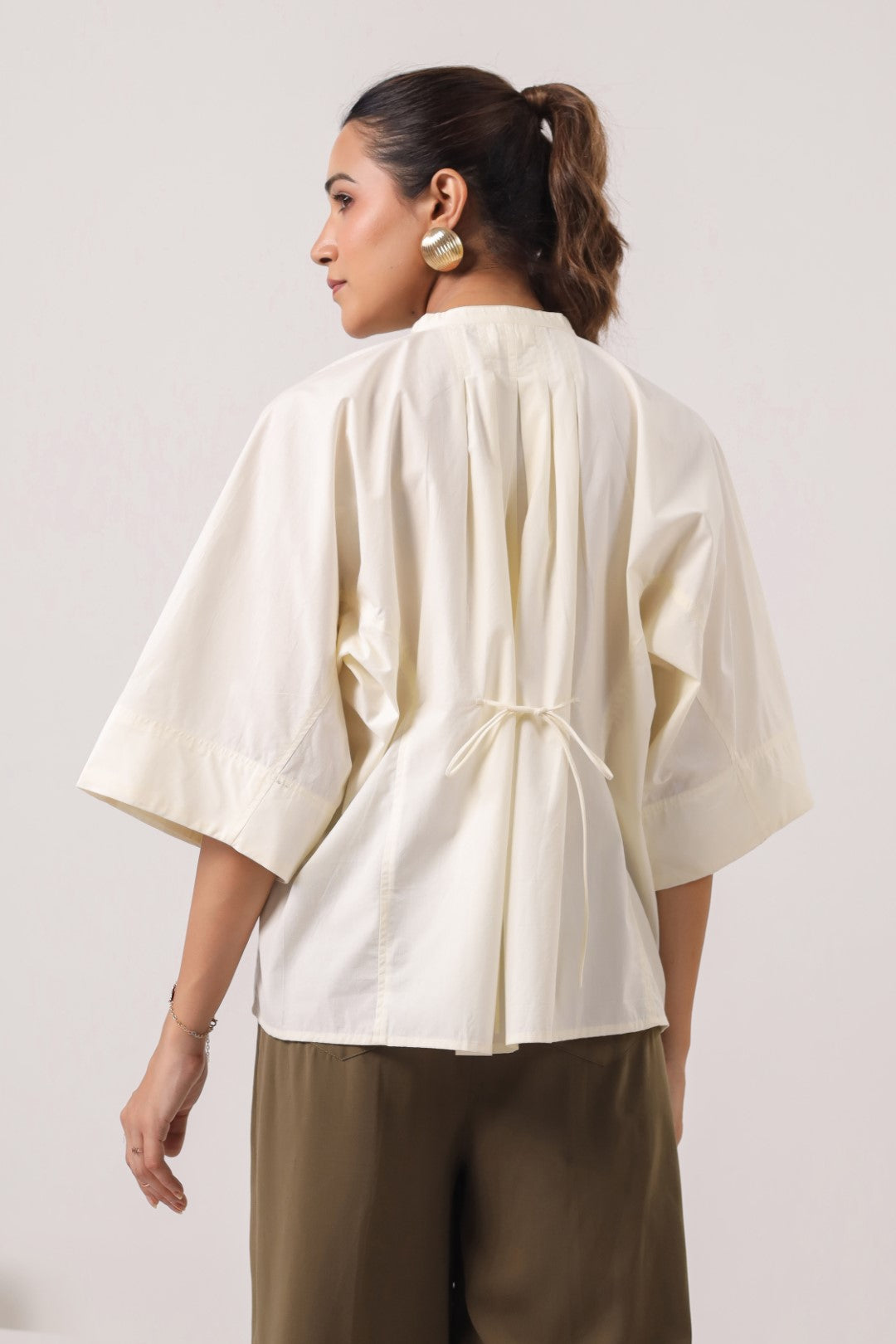 Women's off-white cotton top