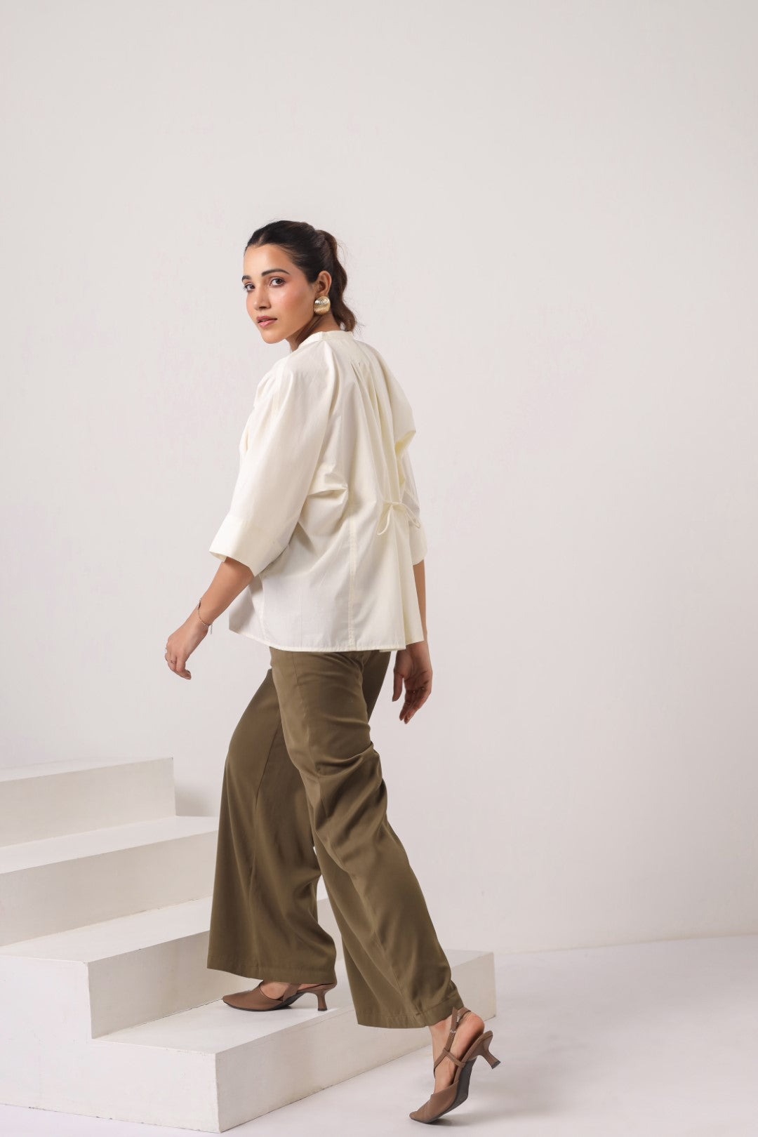 Women's off-white cotton top