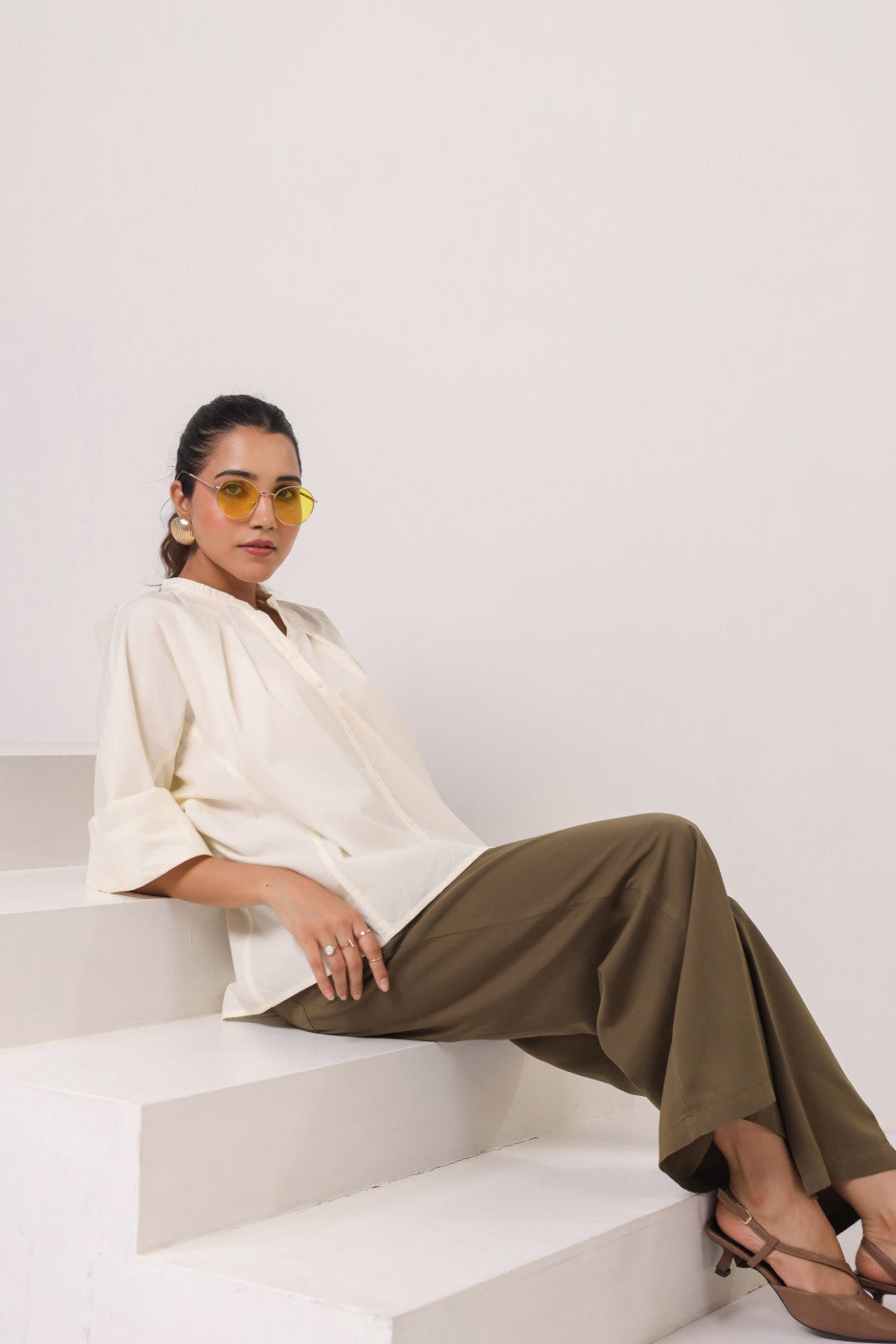 Women's off-white cotton top
